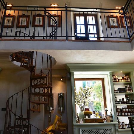 La Piazzetta Degli Artisti - Boutique B&B Bossolasco Bagian luar foto
