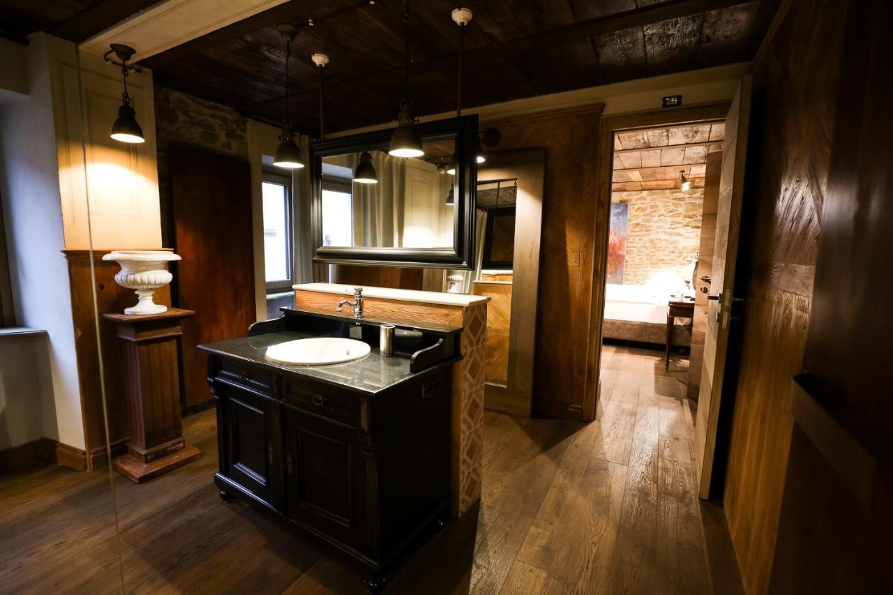 La Piazzetta Degli Artisti - Boutique B&B Bossolasco Bagian luar foto