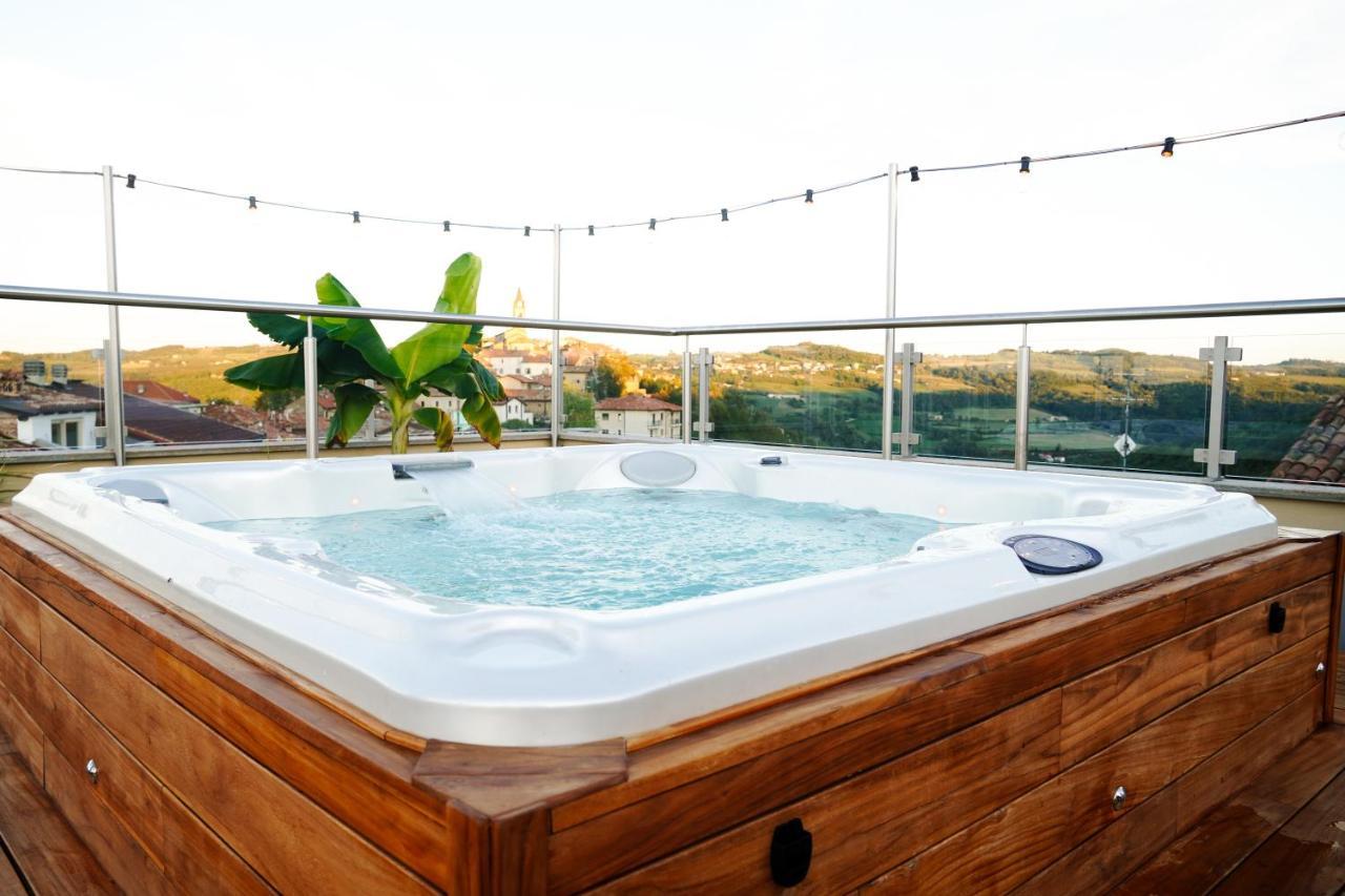 La Piazzetta Degli Artisti - Boutique B&B Bossolasco Bagian luar foto