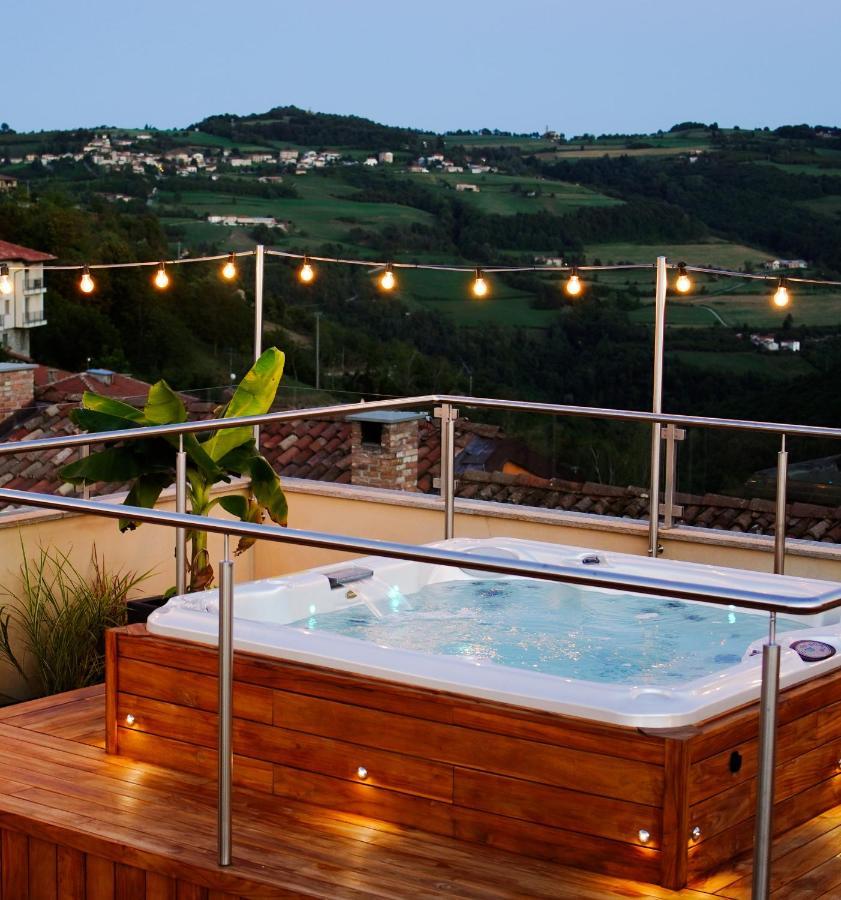 La Piazzetta Degli Artisti - Boutique B&B Bossolasco Bagian luar foto
