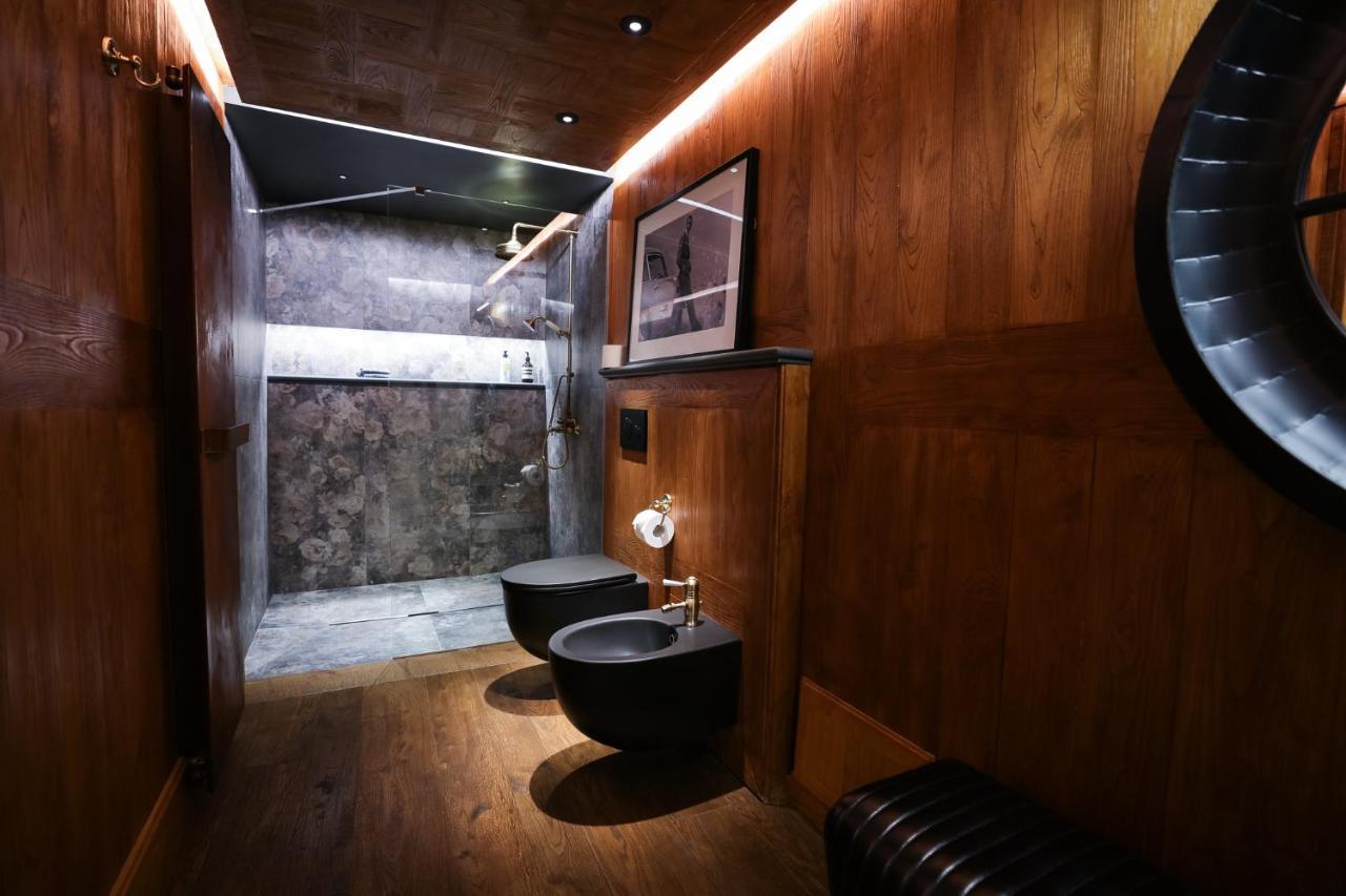 La Piazzetta Degli Artisti - Boutique B&B Bossolasco Bagian luar foto
