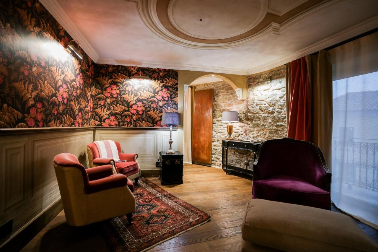 La Piazzetta Degli Artisti - Boutique B&B Bossolasco Bagian luar foto