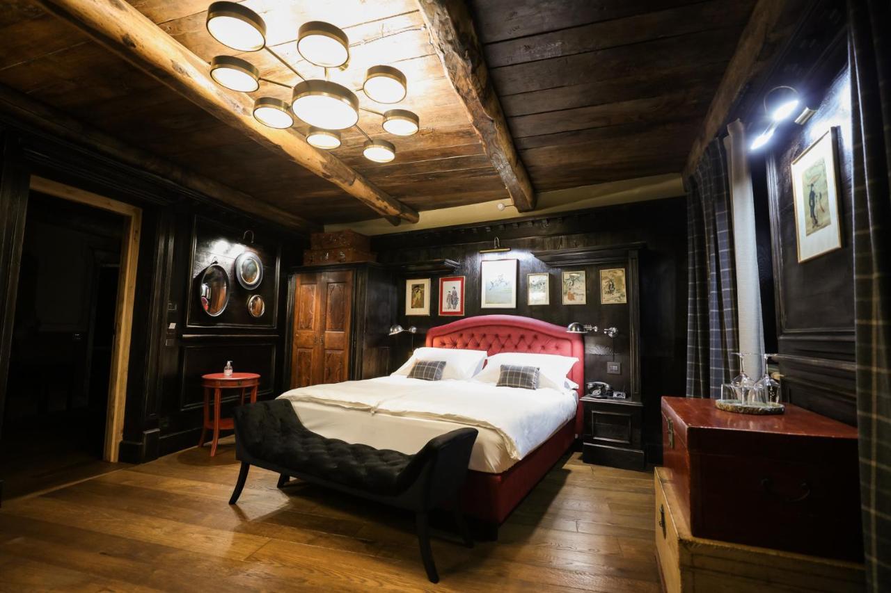 La Piazzetta Degli Artisti - Boutique B&B Bossolasco Bagian luar foto