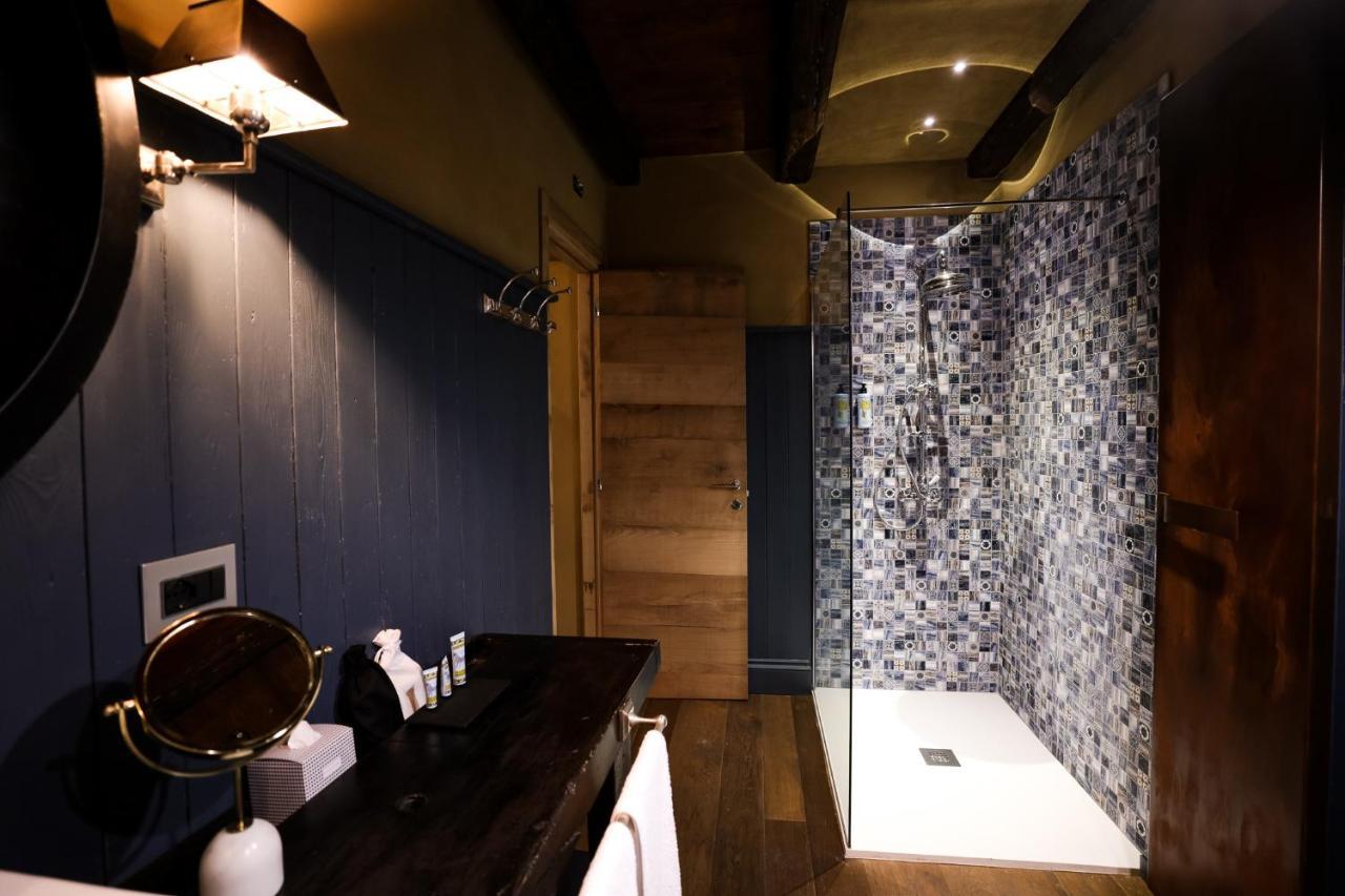 La Piazzetta Degli Artisti - Boutique B&B Bossolasco Bagian luar foto