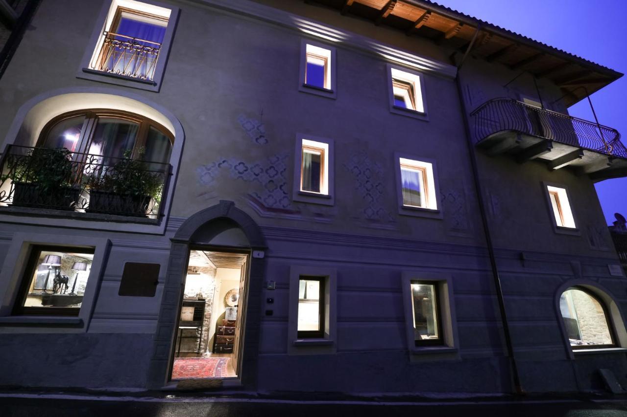 La Piazzetta Degli Artisti - Boutique B&B Bossolasco Bagian luar foto