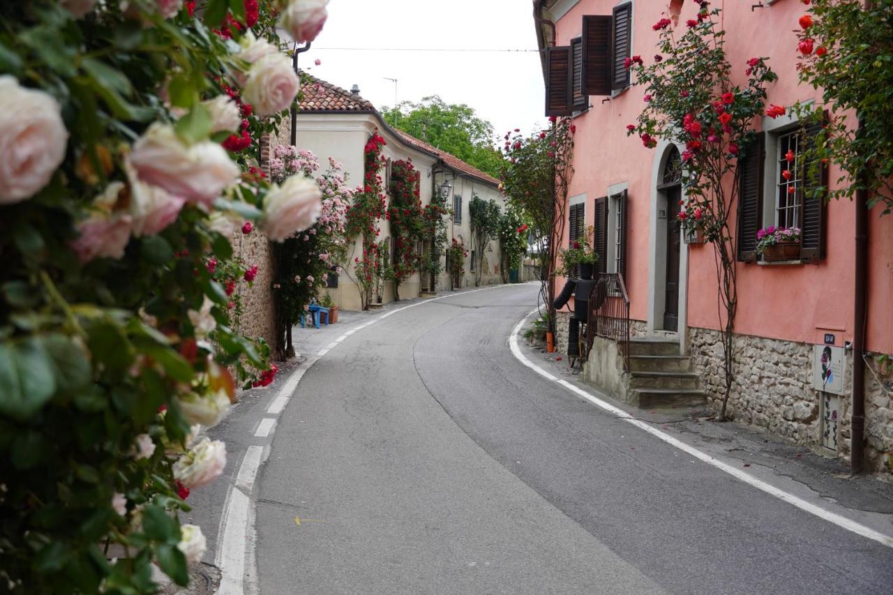 La Piazzetta Degli Artisti - Boutique B&B Bossolasco Bagian luar foto