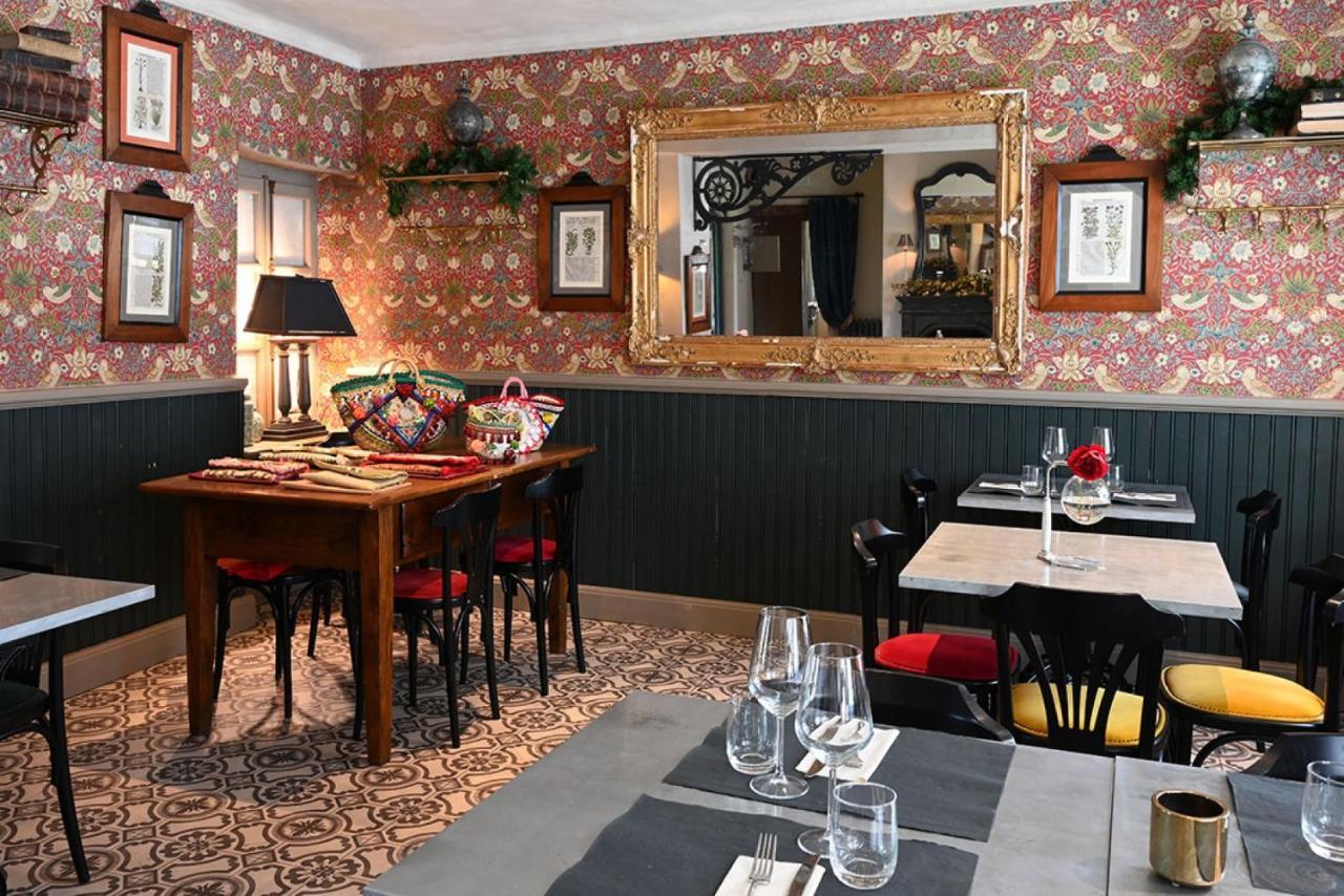 La Piazzetta Degli Artisti - Boutique B&B Bossolasco Bagian luar foto