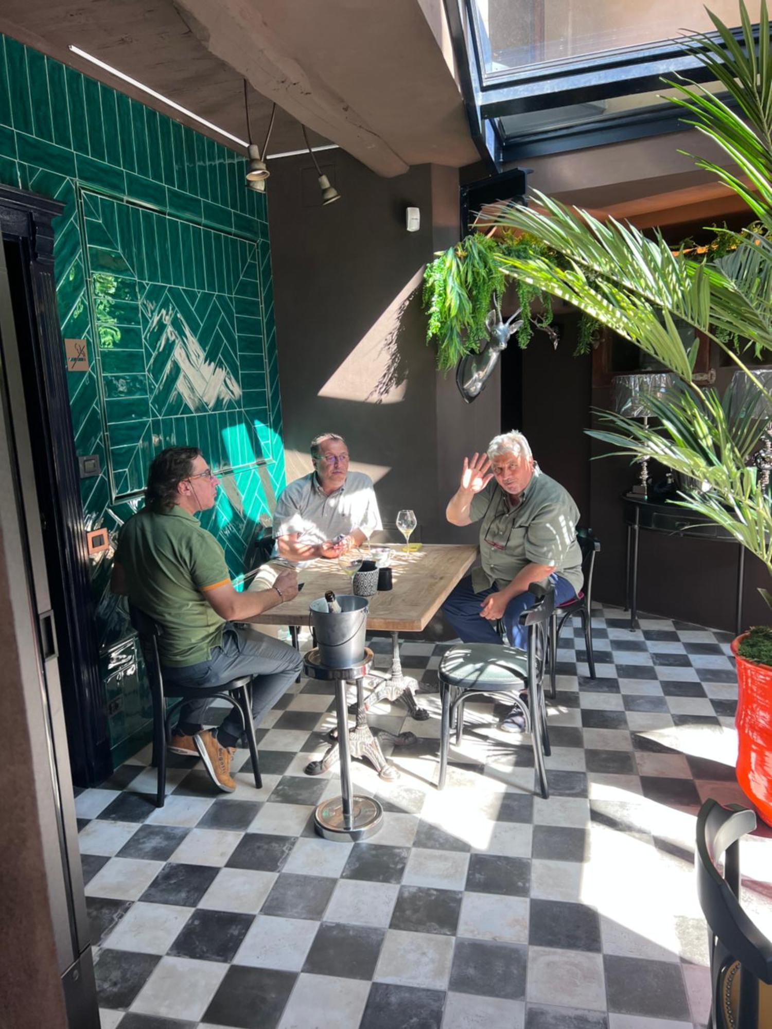 La Piazzetta Degli Artisti - Boutique B&B Bossolasco Bagian luar foto